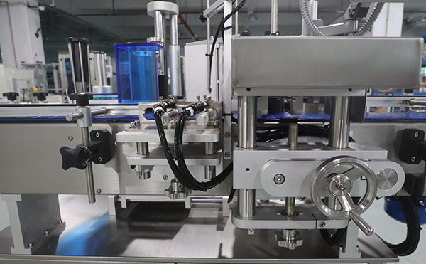 實時打印貼標(biāo)機(jī),打印貼標(biāo)機(jī),全自動貼標(biāo)機(jī)