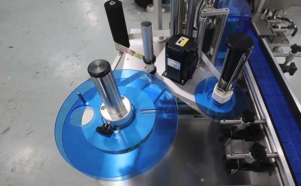 高速雙側面貼標機,高速雙側面貼標機,全自動貼標機