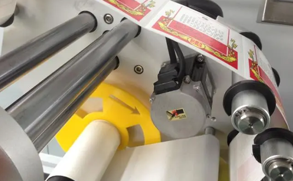 全自動(dòng)平面貼標(biāo)機(jī),貼標(biāo)機(jī),平面貼標(biāo)機(jī)