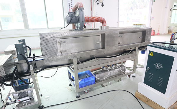 飲料瓶套標(biāo)機,套標(biāo)機,全自動套標(biāo)機