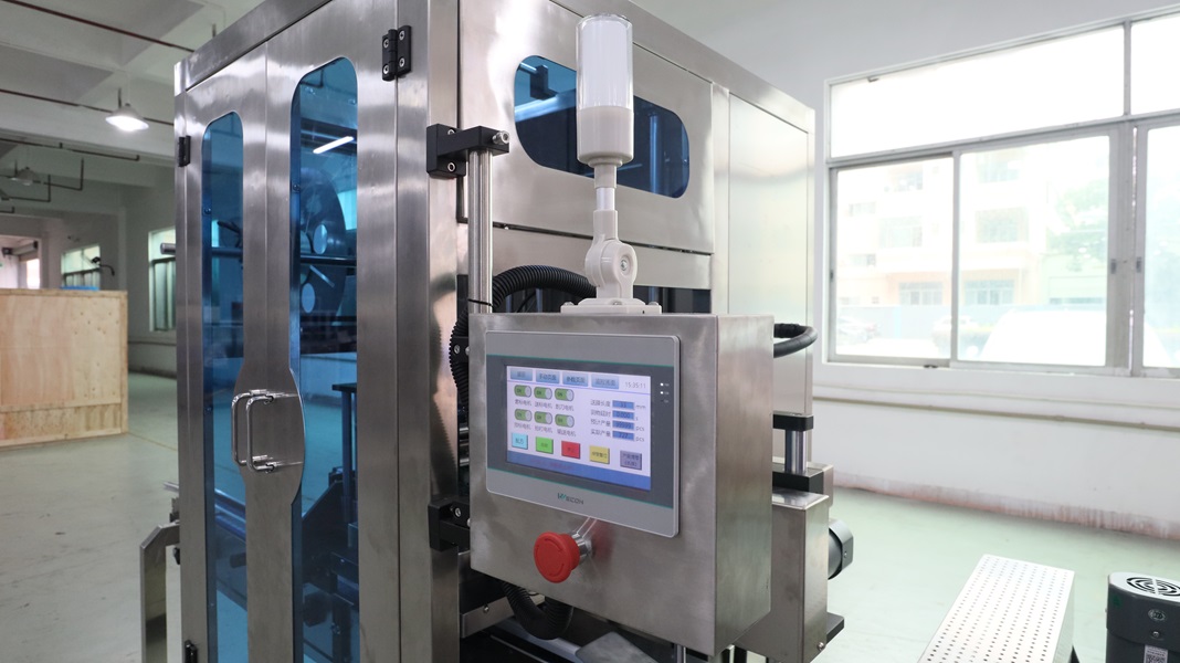 全自動圓瓶套標(biāo)機(jī),圓瓶套標(biāo)設(shè)備,全自動套標(biāo)機(jī),高臻智能